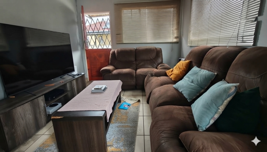 To Let 3 Bedroom Property for Rent in Waterval East North West